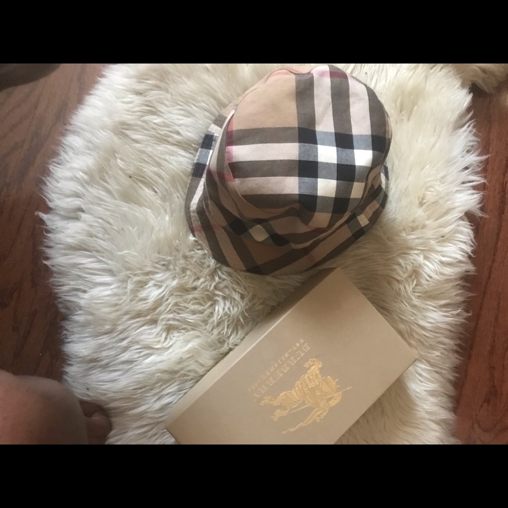 Burberry Bucket Hat Reversible